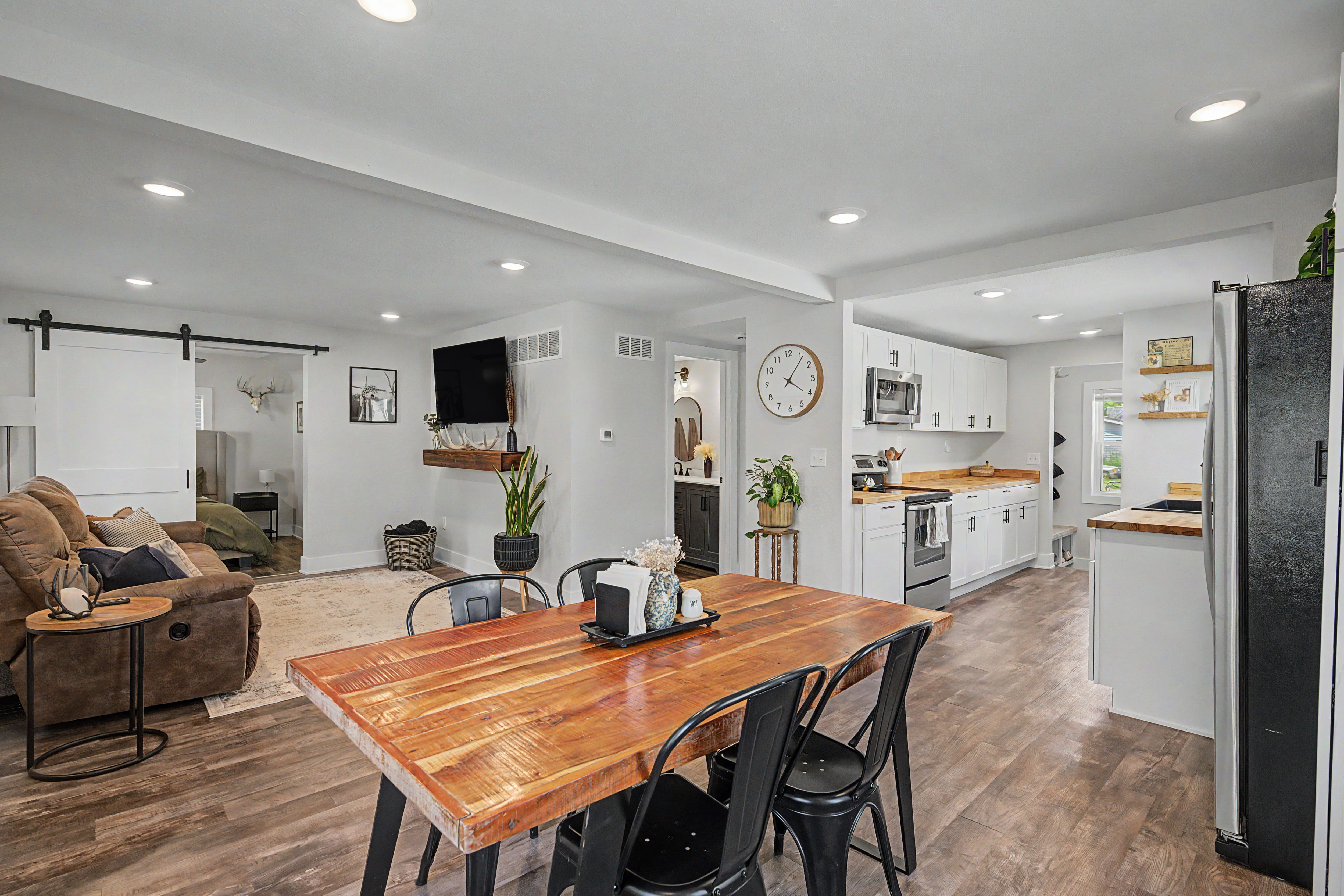 Listing Photo: 406 W Boston Ave, Indianola, IA 50125-7